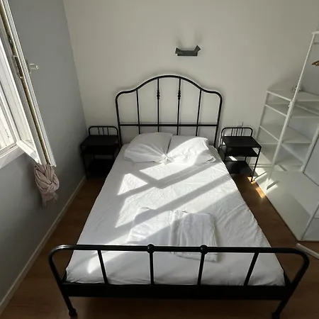 Spacious - Near Park *